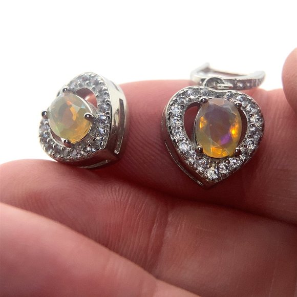 Welo Opal 1.56ct Platinum Finish Solid 925 Sterling Silver Earrings - Picture 1 of 7